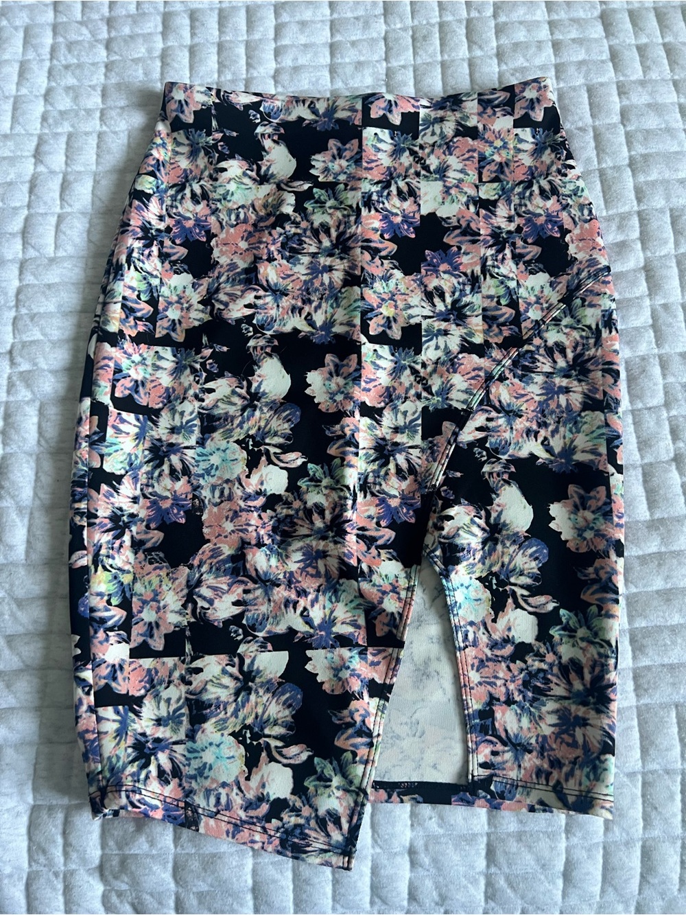 Material Girl Floral Pencil Skirt Stretchy Asymmetrical Slit Size Small